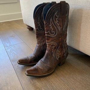 Ariat cowboy boots size 7
